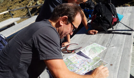 Lezione di cartografia al Rifugio Falc in alta Val Varrone