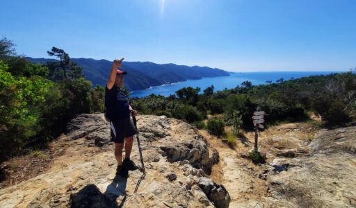 Trail runner sopra Moneglia in Riviera Ligure