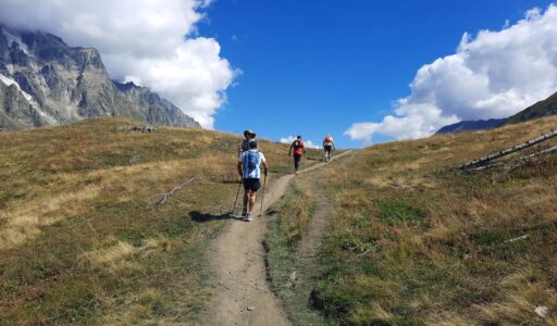 Trail runner in allenamento in Val Ferret